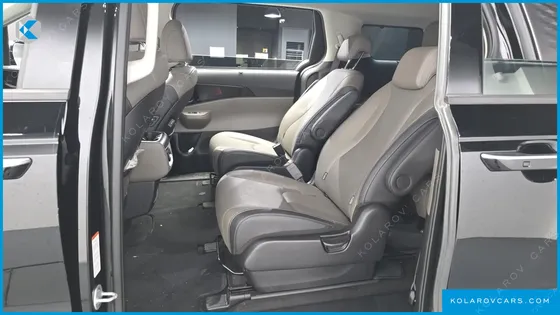 KIA CARNIVAL DIESEL 9-SEATER GRAVITY