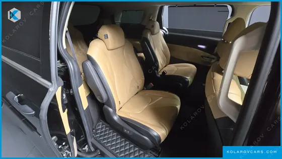 KIA CARNIVAL GASOLINE 9-SEATER SIGNATURE
