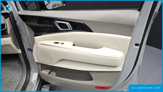 KIA CARNIVAL DIESEL 9-SEATER GRAVITY