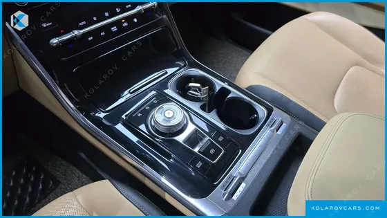 KIA CARNIVAL GASOLINE 7-SEATER SIGNATURE