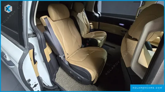 KIA CARNIVAL GASOLINE 7-SEATER SIGNATURE