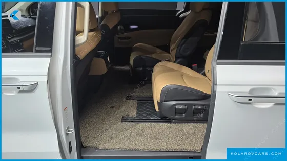 KIA CARNIVAL GASOLINE 7-SEATER SIGNATURE