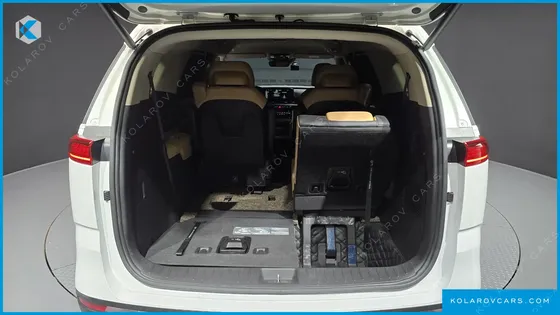KIA CARNIVAL GASOLINE 7-SEATER SIGNATURE