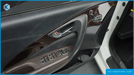 HYUNDAI GRANDEUR HG240 MODERN