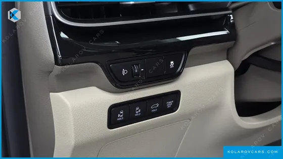 KIA CARNIVAL HEV 7-SEATER HI LIMOUSINE