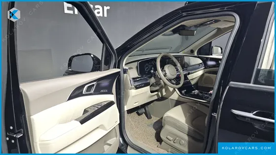 KIA CARNIVAL GASOLINE 4-SEATER HI-LIMOUSINE