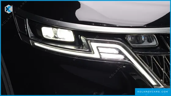 KIA CARNIVAL GASOLINE 4-SEATER HI-LIMOUSINE