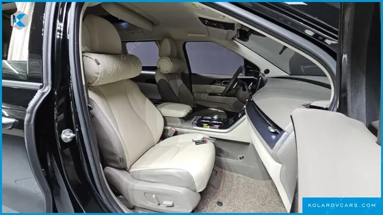KIA CARNIVAL GASOLINE 4-SEATER HI-LIMOUSINE