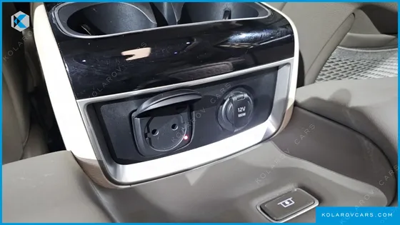 KIA CARNIVAL GASOLINE 4-SEATER HI-LIMOUSINE