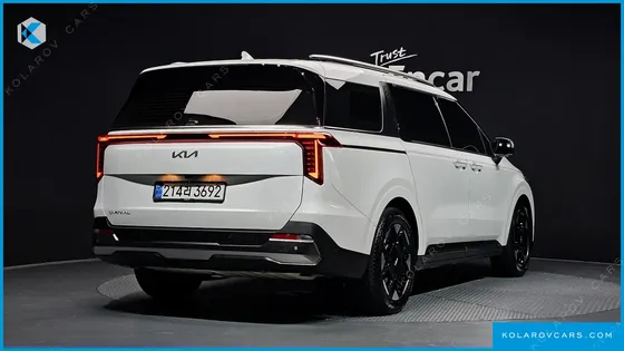 KIA CARNIVAL DIESEL 7-SEATER SIGNATURE
