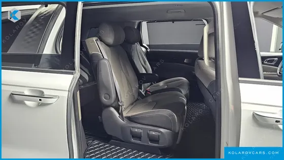 KIA CARNIVAL DIESEL 7-SEATER SIGNATURE