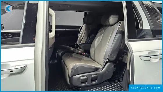 KIA CARNIVAL DIESEL 7-SEATER SIGNATURE