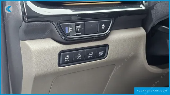 KIA CARNIVAL DIESEL 7-SEATER SIGNATURE