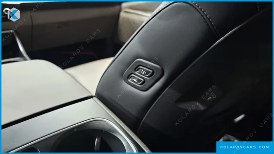 KIA CARNIVAL DIESEL 7-SEATER SIGNATURE