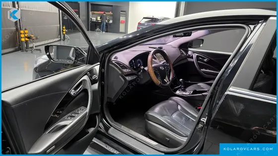 HYUNDAI GRANDEUR HG240 LUXURY