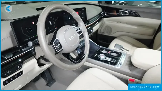 KIA CARNIVAL GASOLINE 7-SEATER GRAVITY