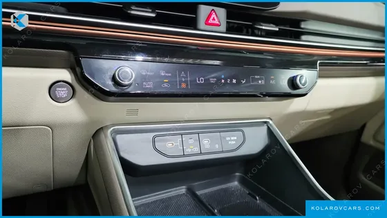 KIA CARNIVAL GASOLINE 7-SEATER GRAVITY