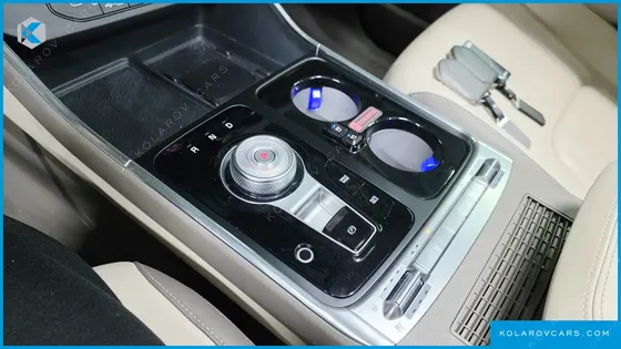 KIA CARNIVAL GASOLINE 7-SEATER GRAVITY