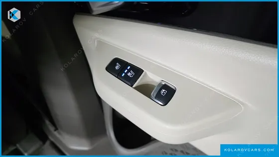 KIA CARNIVAL GASOLINE 7-SEATER GRAVITY