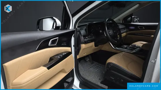 KIA CARNIVAL GASOLINE 7-SEATER SIGNATURE