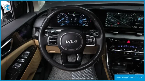 KIA CARNIVAL GASOLINE 7-SEATER SIGNATURE