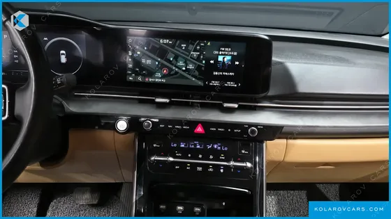 KIA CARNIVAL GASOLINE 7-SEATER SIGNATURE