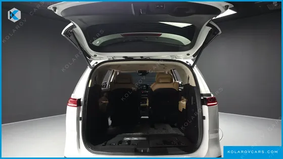 KIA CARNIVAL GASOLINE 7-SEATER SIGNATURE