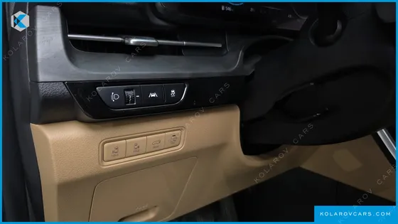 KIA CARNIVAL GASOLINE 7-SEATER SIGNATURE