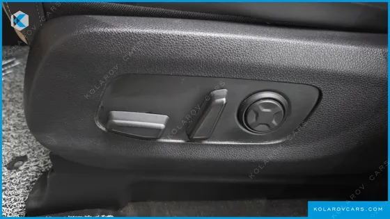 KIA CARNIVAL GASOLINE 7-SEATER SIGNATURE