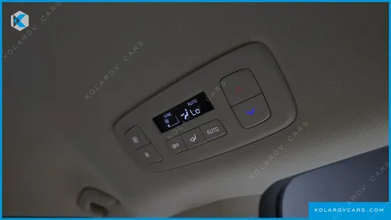 KIA CARNIVAL GASOLINE 7-SEATER SIGNATURE