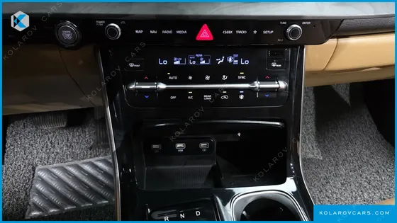 KIA CARNIVAL GASOLINE 7-SEATER SIGNATURE