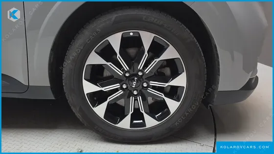 KIA CARNIVAL DIESEL 9-SEATER PRESTIGE
