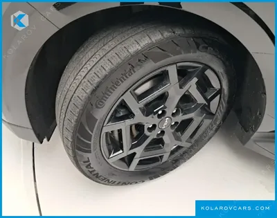 KIA CARNIVAL GASOLINE 9-SEATER GRAVITY