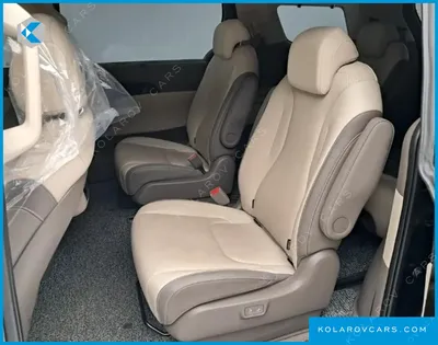 KIA CARNIVAL GASOLINE 9-SEATER GRAVITY