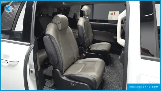 KIA CARNIVAL DIESEL 9-SEATER GRAVITY