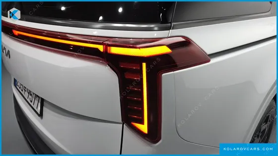 KIA CARNIVAL DIESEL 9-SEATER GRAVITY
