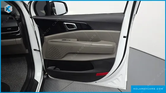 KIA CARNIVAL DIESEL 9-SEATER GRAVITY