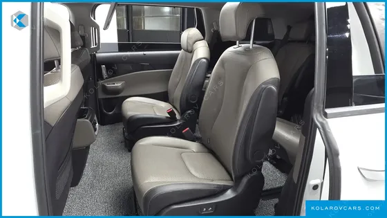 KIA CARNIVAL DIESEL 9-SEATER GRAVITY