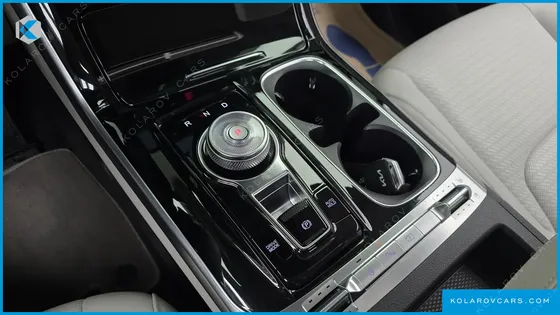 KIA CARNIVAL GASOLINE 7-SEATER SIGNATURE