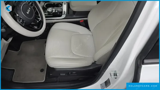 KIA CARNIVAL GASOLINE 7-SEATER SIGNATURE