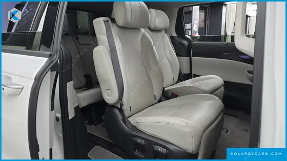 KIA CARNIVAL GASOLINE 7-SEATER SIGNATURE
