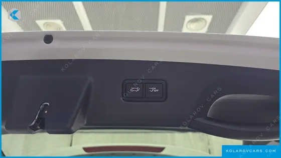 KIA CARNIVAL GASOLINE 7-SEATER SIGNATURE