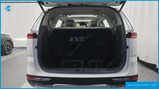 KIA CARNIVAL GASOLINE 7-SEATER SIGNATURE