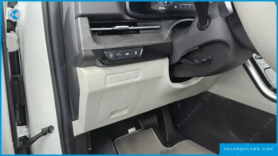 KIA CARNIVAL GASOLINE 7-SEATER SIGNATURE