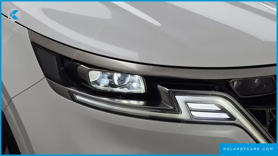 KIA CARNIVAL GASOLINE 7-SEATER SIGNATURE