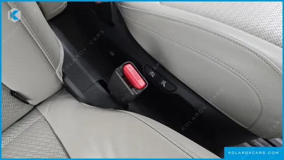 KIA CARNIVAL GASOLINE 7-SEATER SIGNATURE
