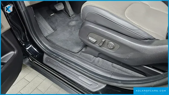 KIA CARNIVAL HEV 9SEATER NOBLESS