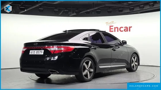 HYUNDAI GRANDEUR HG240 MODERN