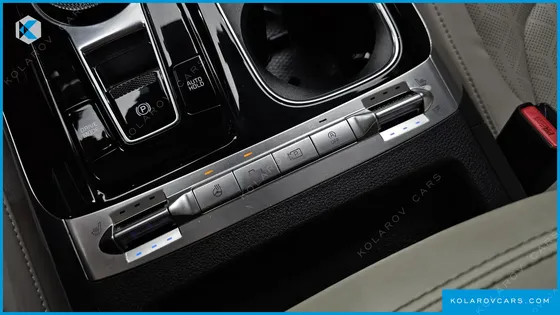 KIA CARNIVAL DIESEL 9-SEATER NOBLESSE