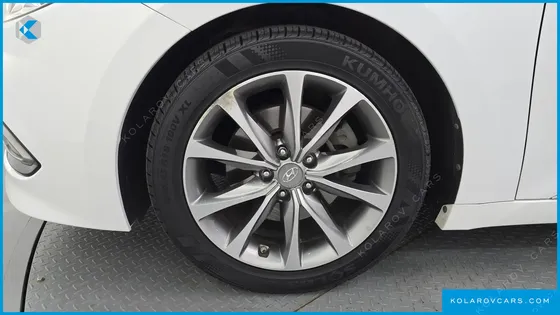 HYUNDAI GRANDEUR HG240 MODERN COLLECTION